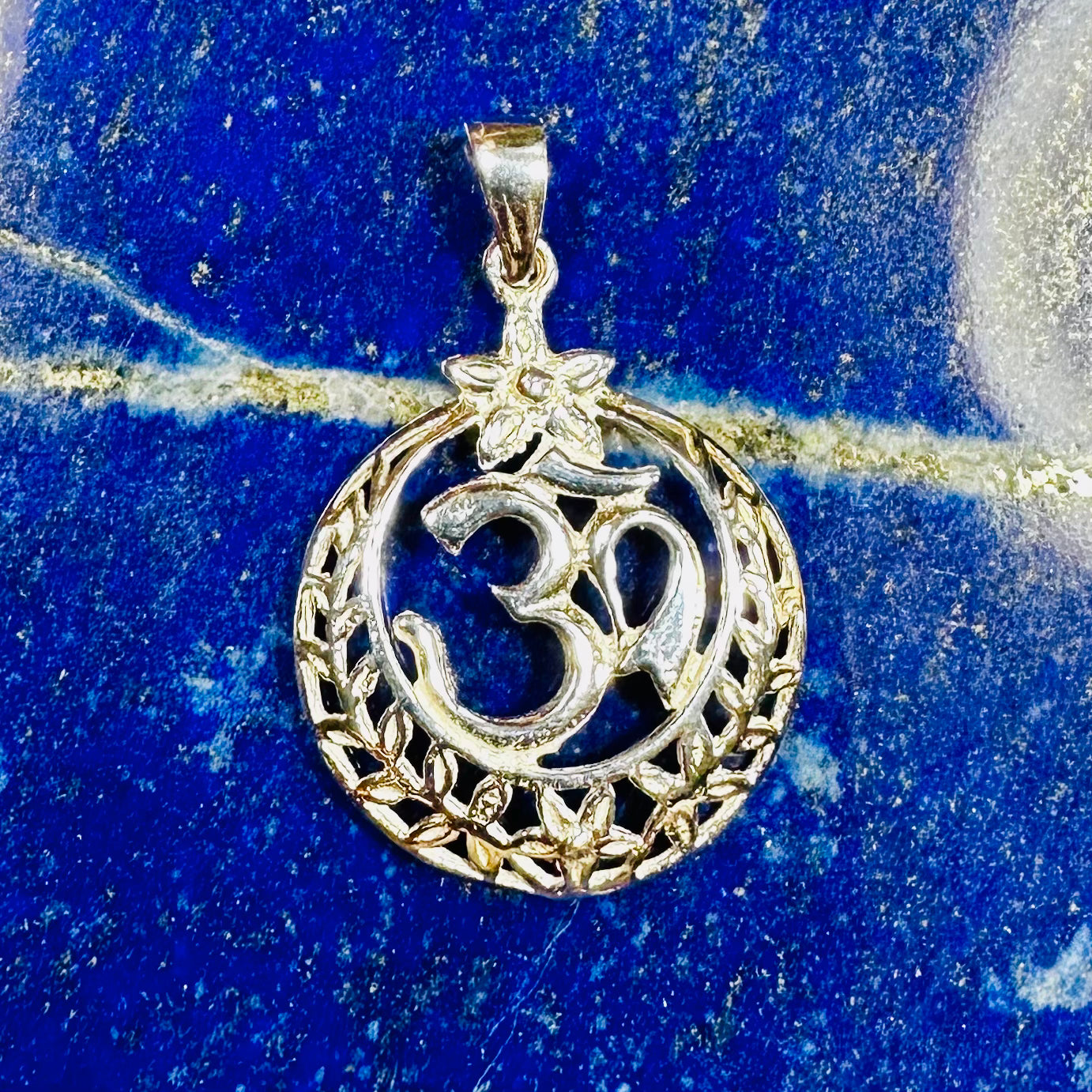 Om Pendant